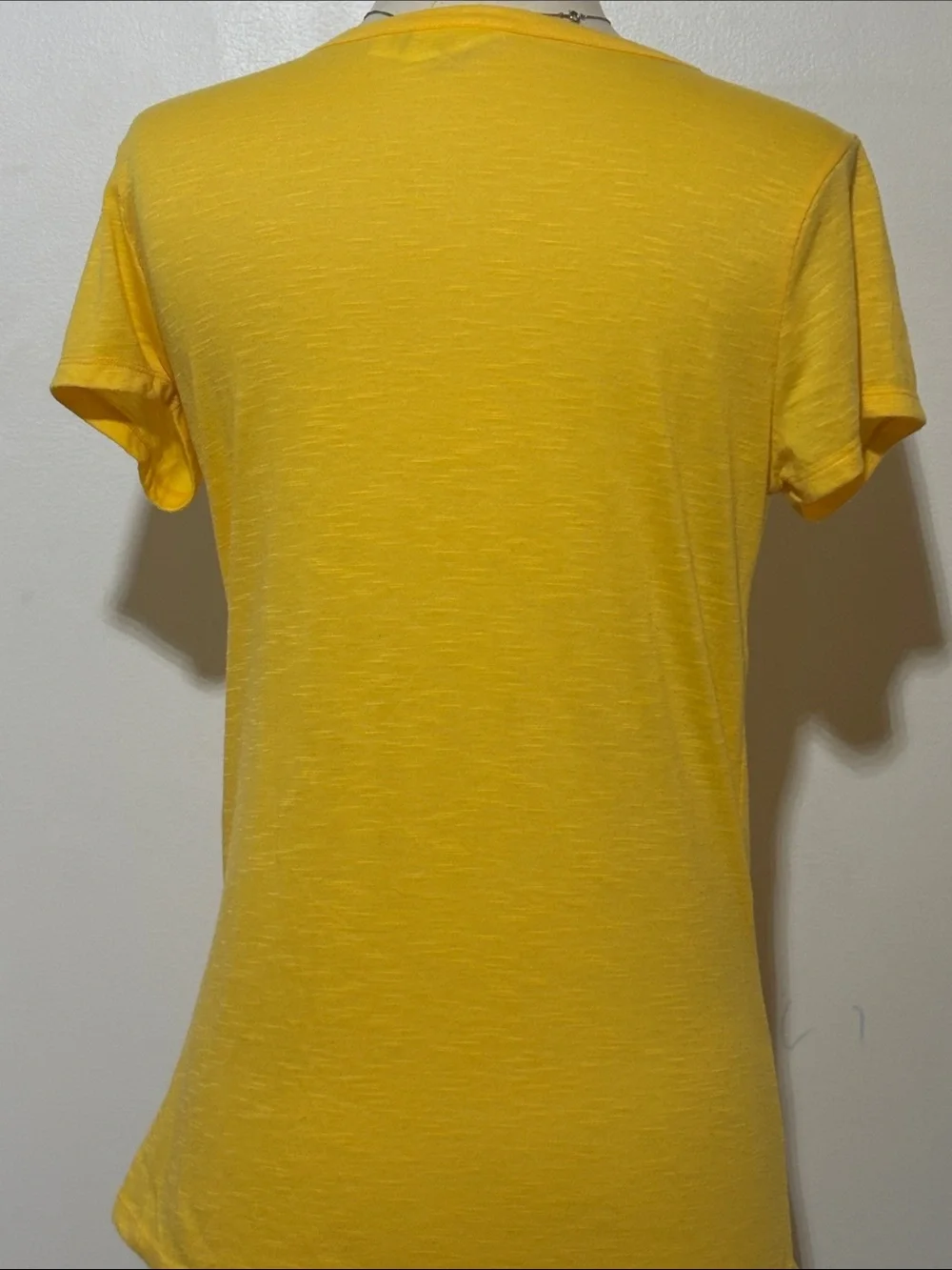just‎ be Yellow Twist-Knot Short Sleeve Tee
